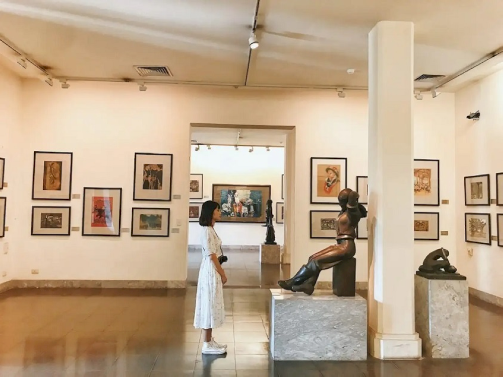 Keep quiet while visiting National Museum of Fine Arts Hanoi